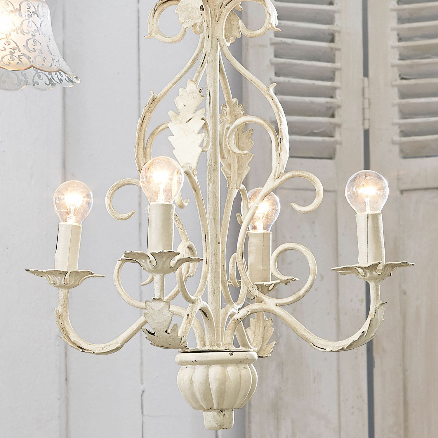 Lustre Assenay