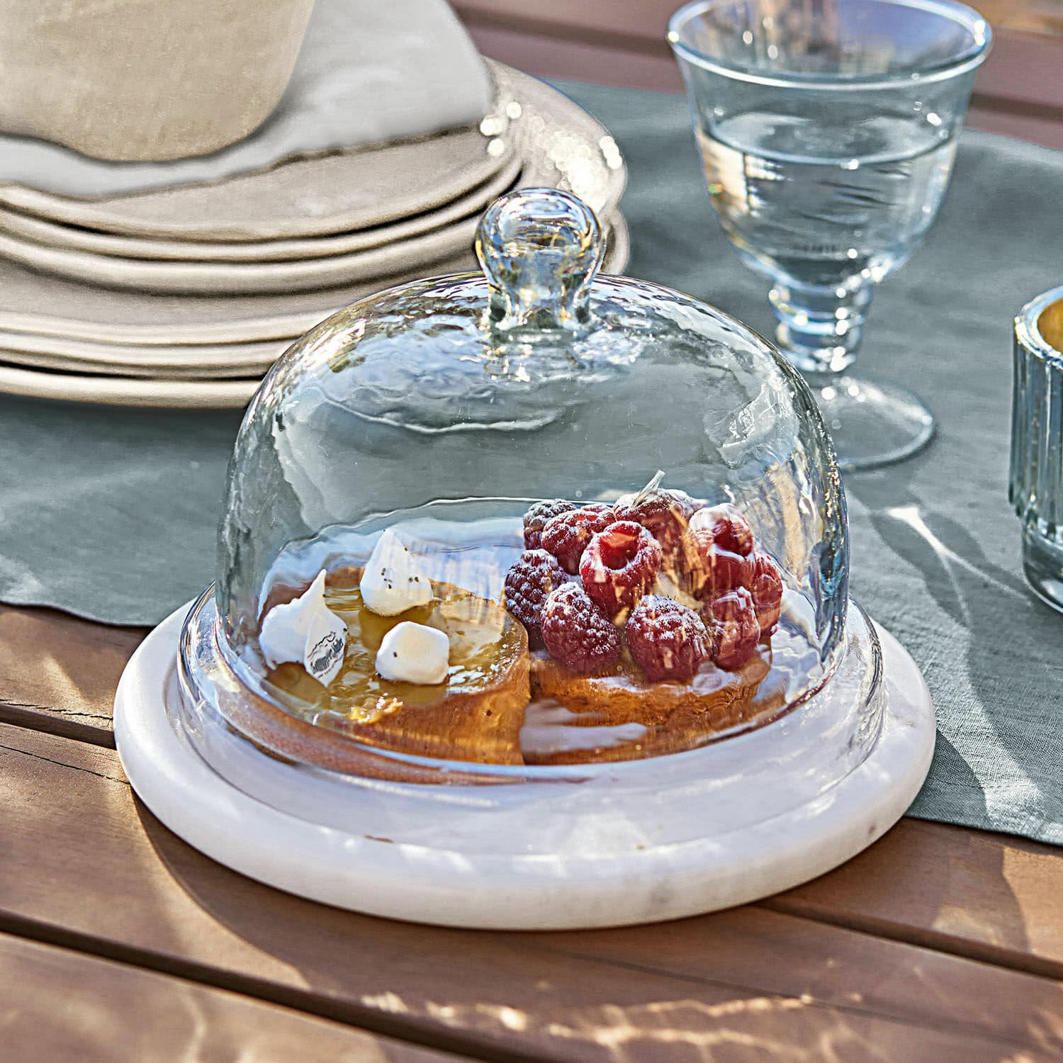 Cloche en verre avec plateau Barnsdale