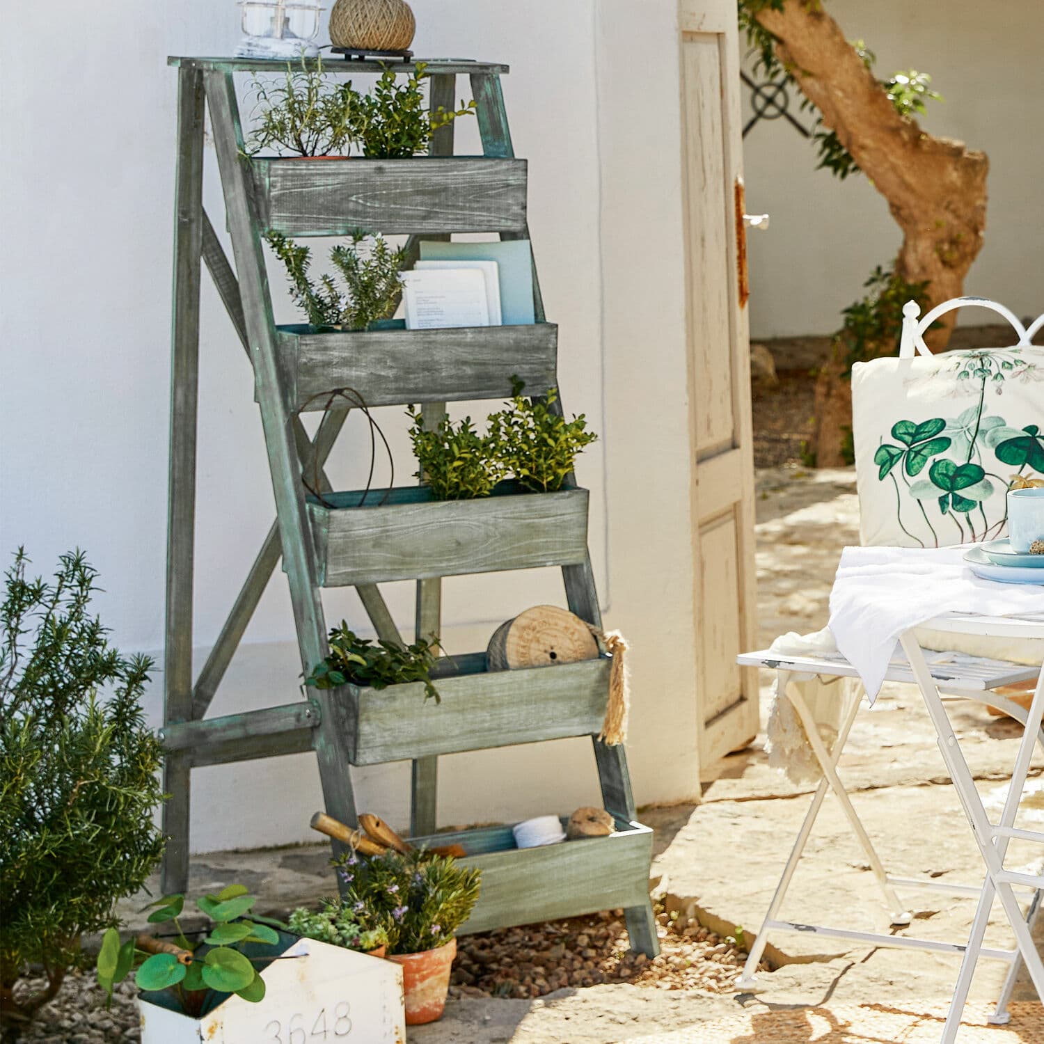 Escalier à plantes Madan